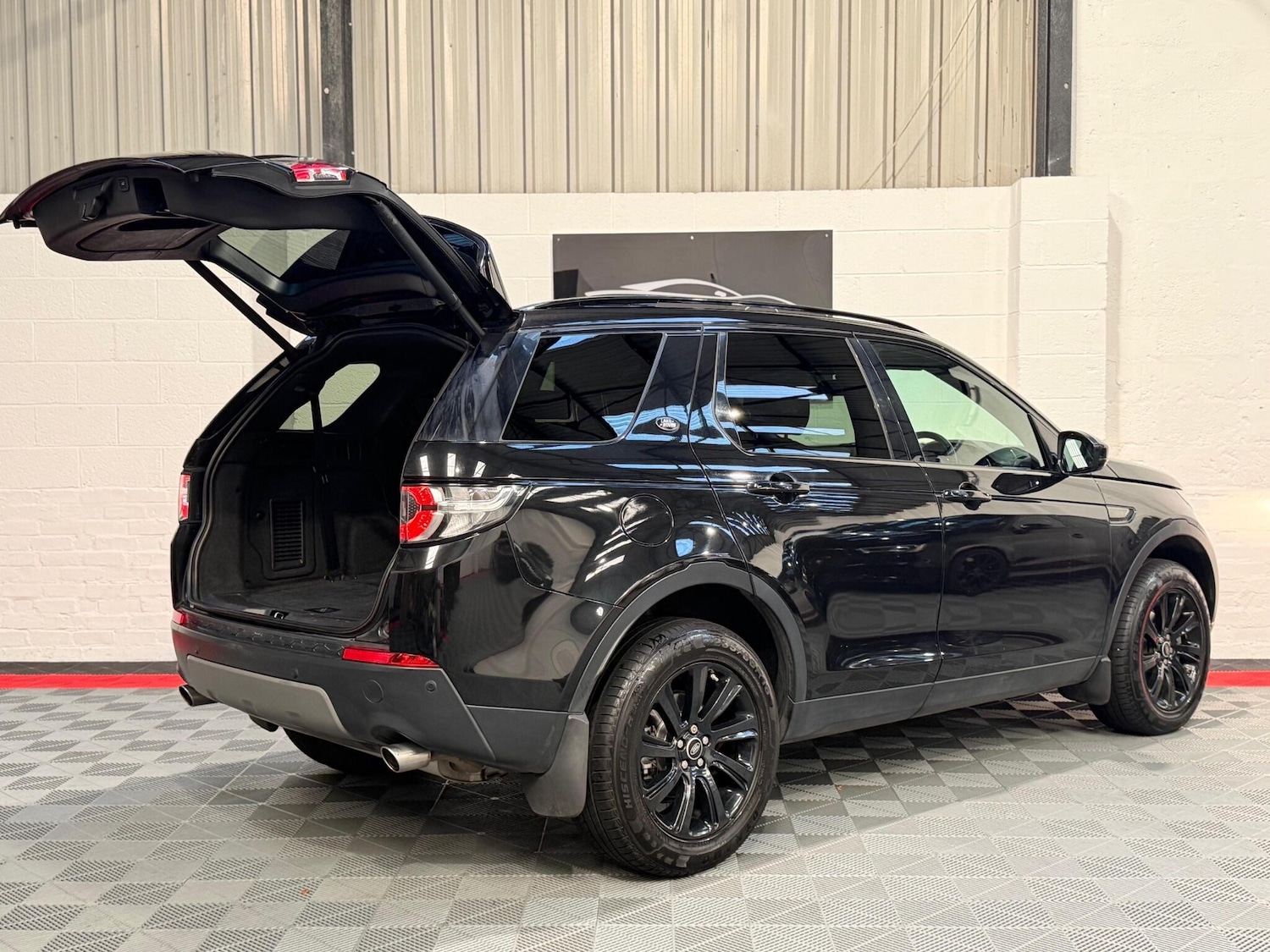 Used Land Rover Discovery Sport 2016 for sale - 76802126: Photo 15