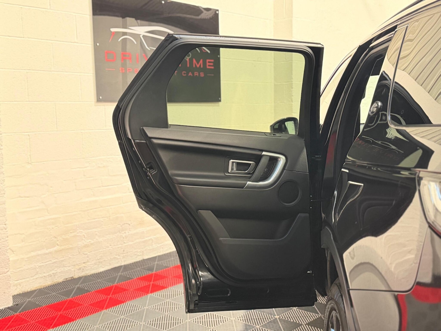 Used Land Rover Discovery Sport 2016 for sale - 76802126: Photo 26