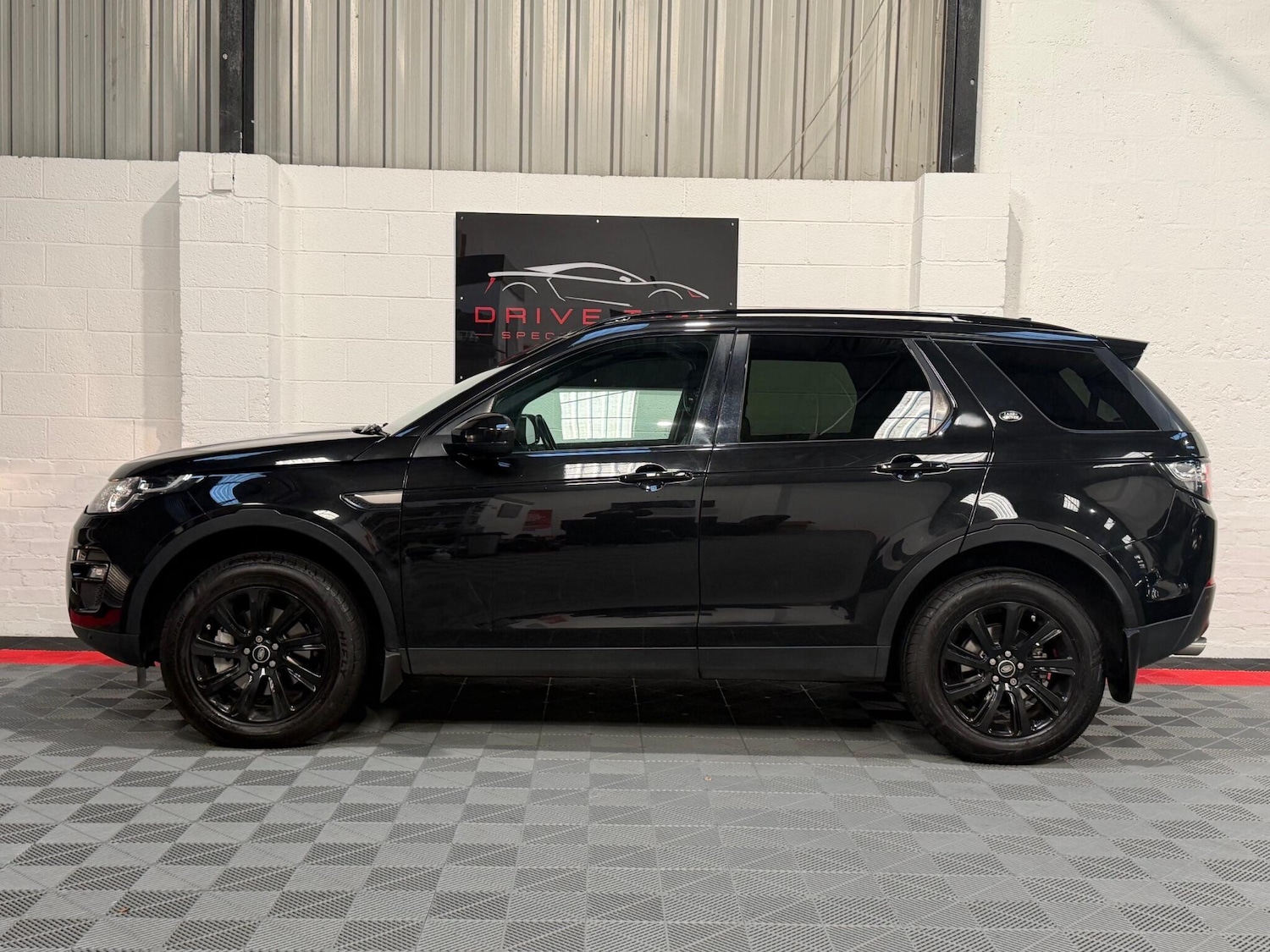 Used Land Rover Discovery Sport 2016 for sale - 76802126: Photo 3