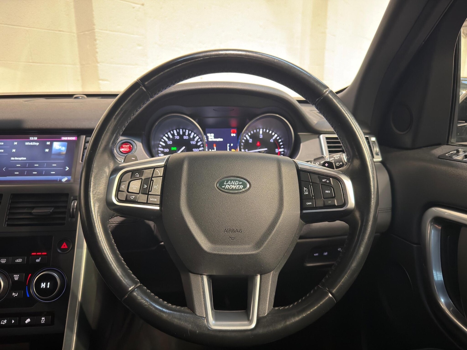 Used Land Rover Discovery Sport 2016 for sale - 76802126: Photo 42