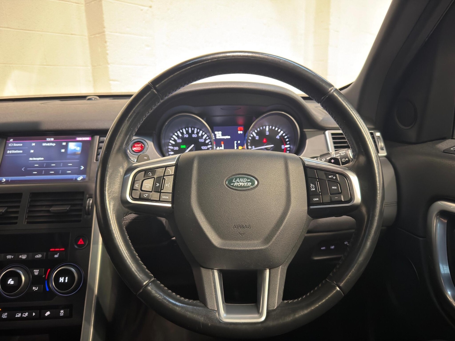 Used Land Rover Discovery Sport 2016 for sale - 76802126: Photo 43