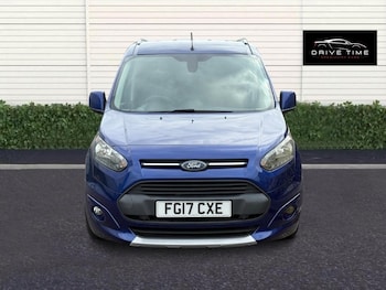 Used Ford Grand Tourneo Connect 2017 for sale - 75646784: Photo