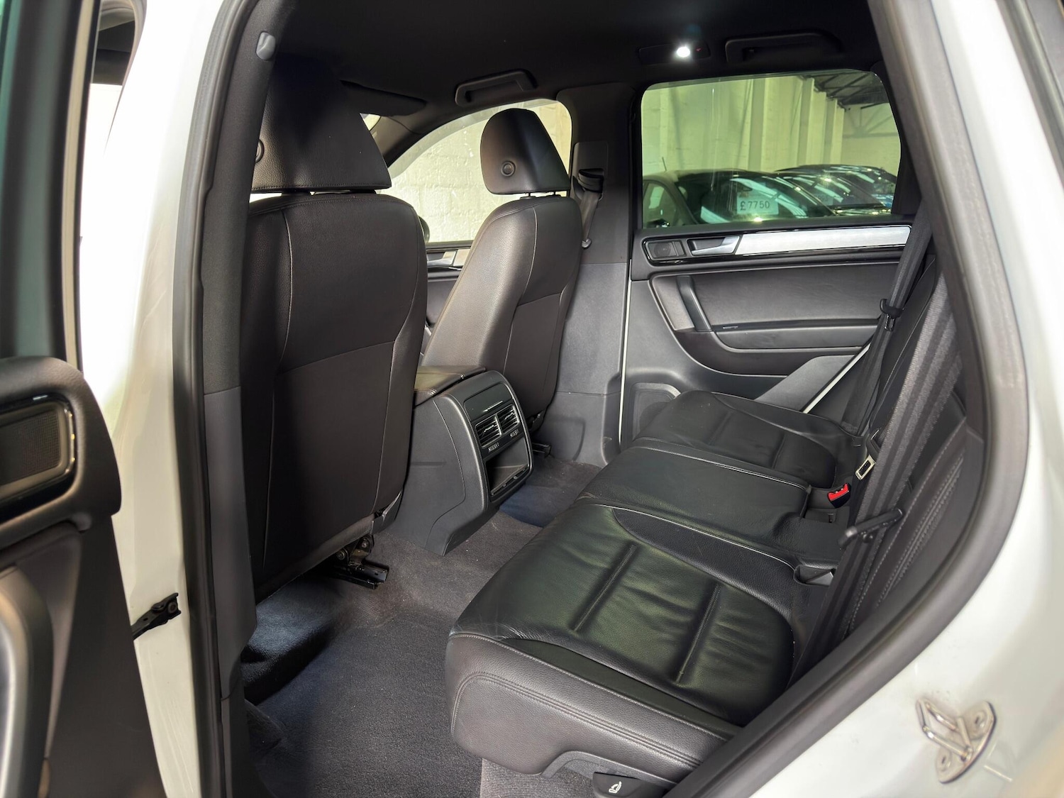 Used Volkswagen Touareg 2012 for sale - 77237637: Photo 15