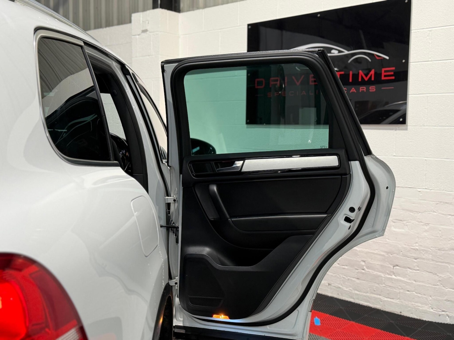 Used Volkswagen Touareg 2012 for sale - 77237637: Photo 18