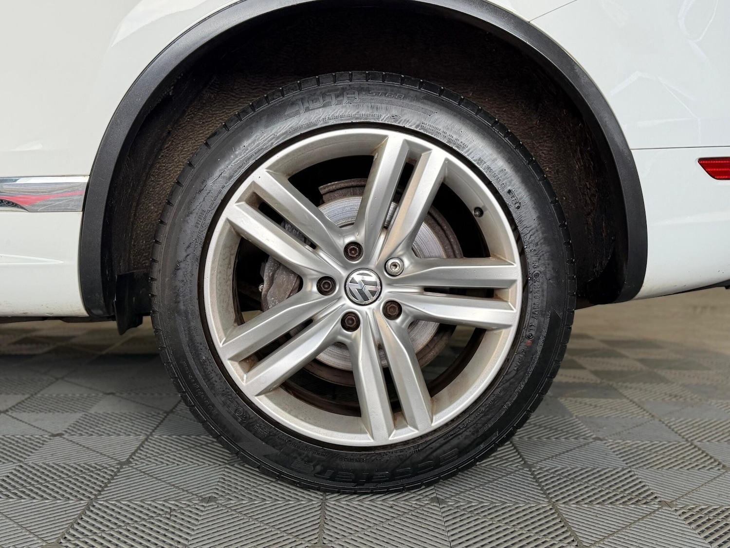 Used Volkswagen Touareg 2012 for sale - 77237637: Photo 22