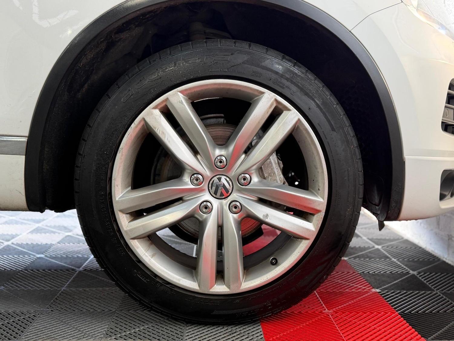 Used Volkswagen Touareg 2012 for sale - 77237637: Photo 23