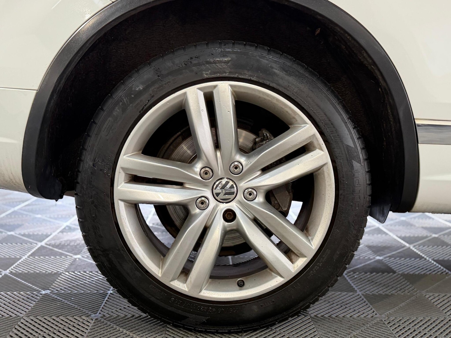 Used Volkswagen Touareg 2012 for sale - 77237637: Photo 24