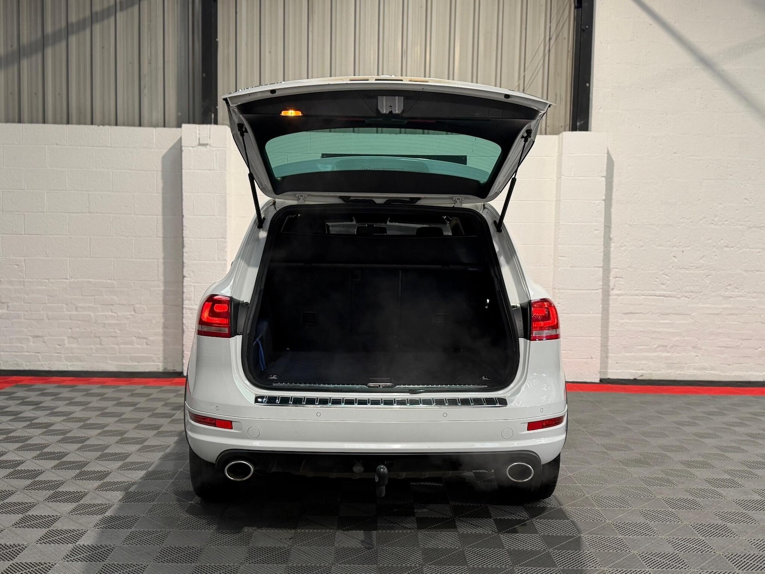 Used Volkswagen Touareg 2012 for sale - 77237637: Photo 29