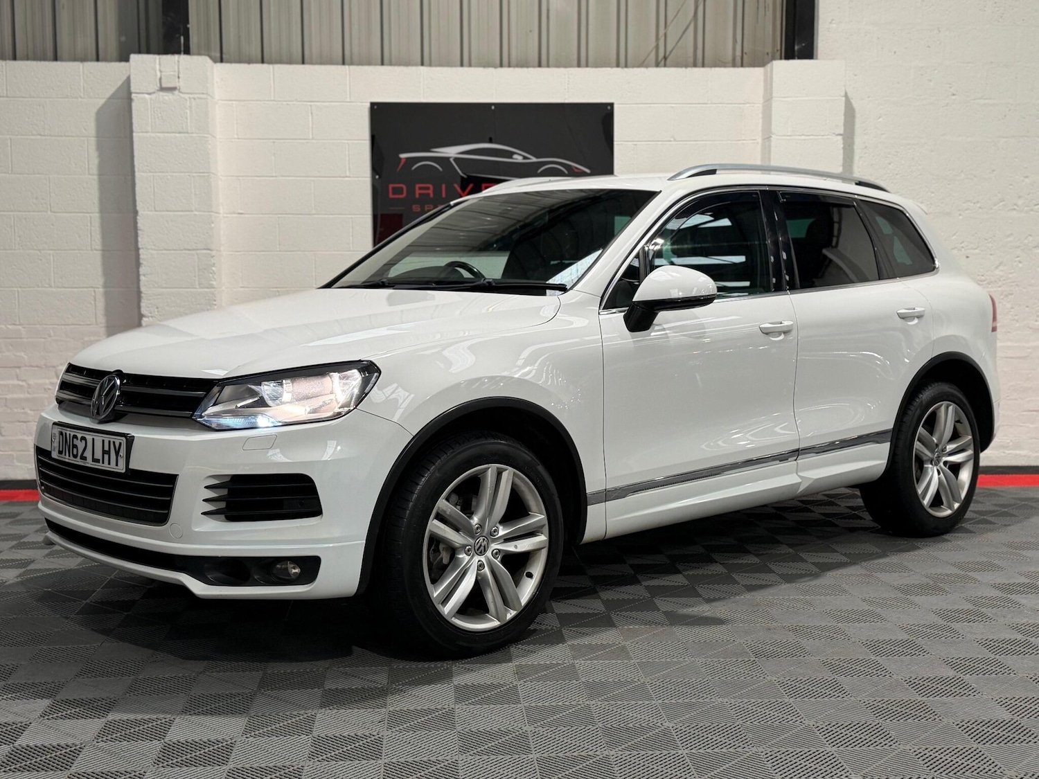 Used Volkswagen Touareg 2012 for sale - 77237637: Photo 3