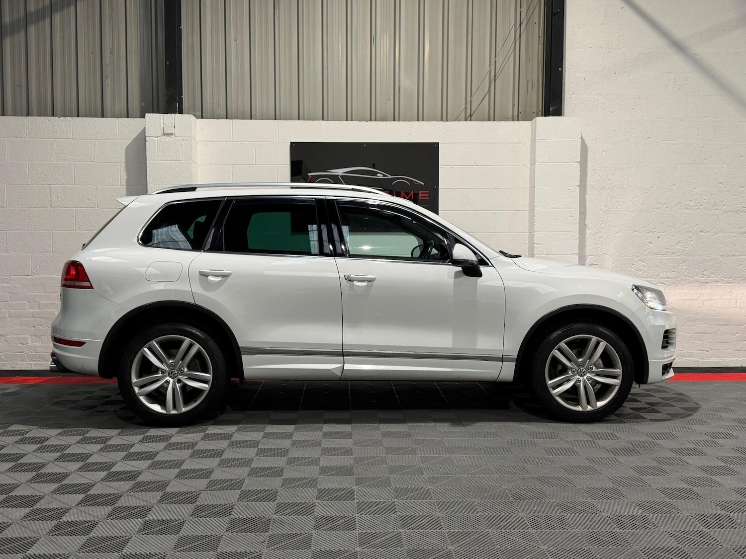 Used Volkswagen Touareg 2012 for sale - 77237637: Photo 9
