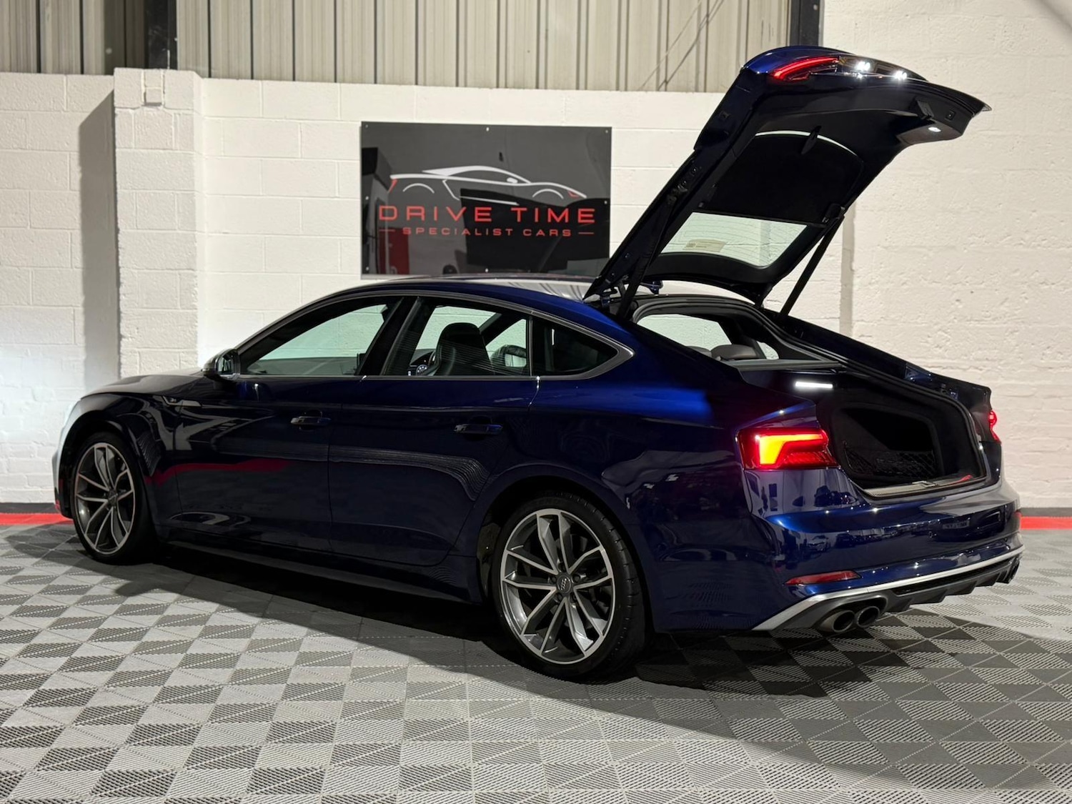 Used Audi A5 2017 for sale - 76952475: Photo 4