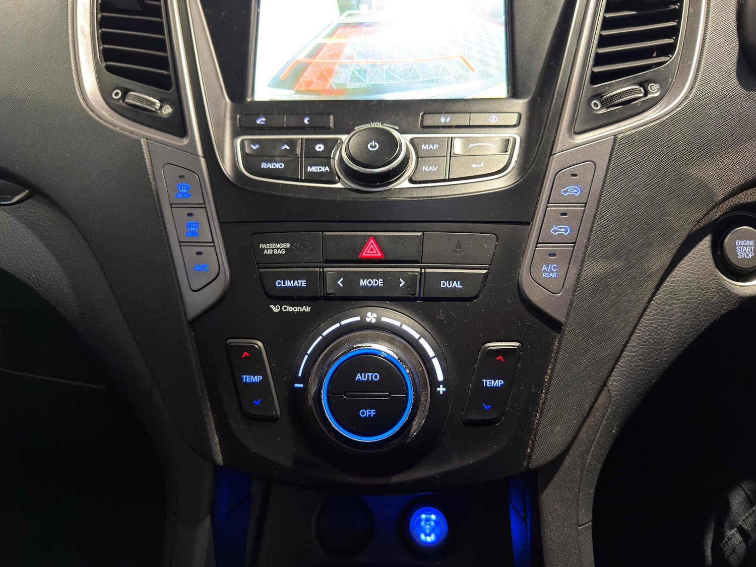 Used Hyundai Santa Fe 2014 for sale - 77625773: Photo 25