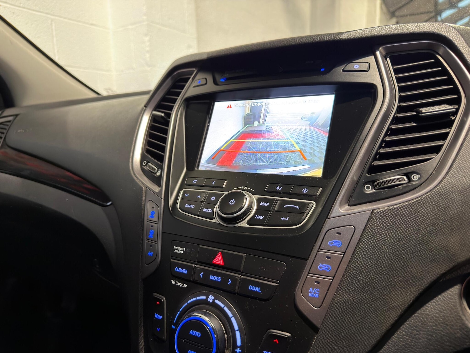 Used Hyundai Santa Fe 2014 for sale - 77625773: Photo 27