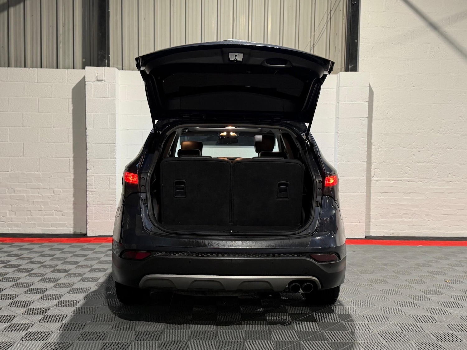 Used Hyundai Santa Fe 2014 for sale - 77625773: Photo 28