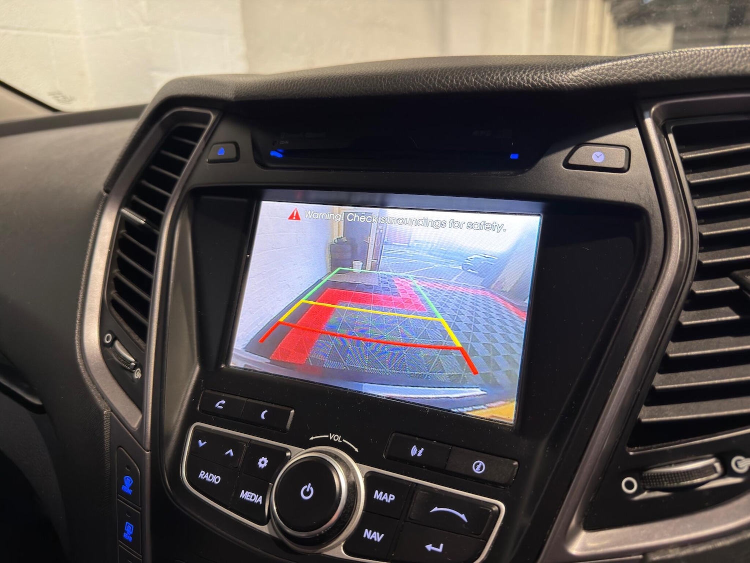 Used Hyundai Santa Fe 2014 for sale - 77625773: Photo 29