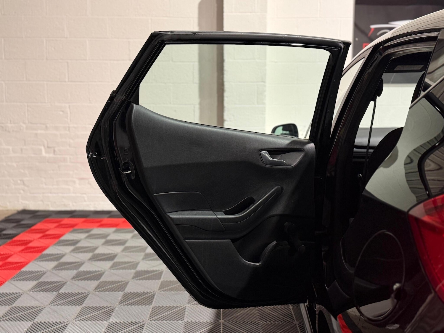 Used Ford Fiesta 2018 for sale - 76913947: Photo 11