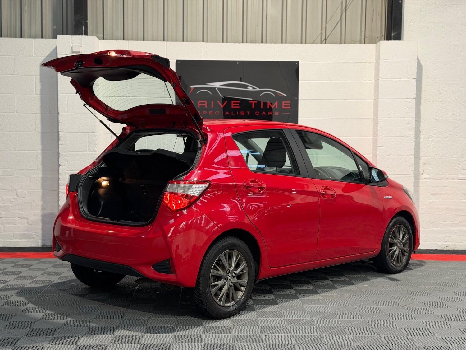 Used Toyota Yaris 2019 for sale - 76899102: Photo 10