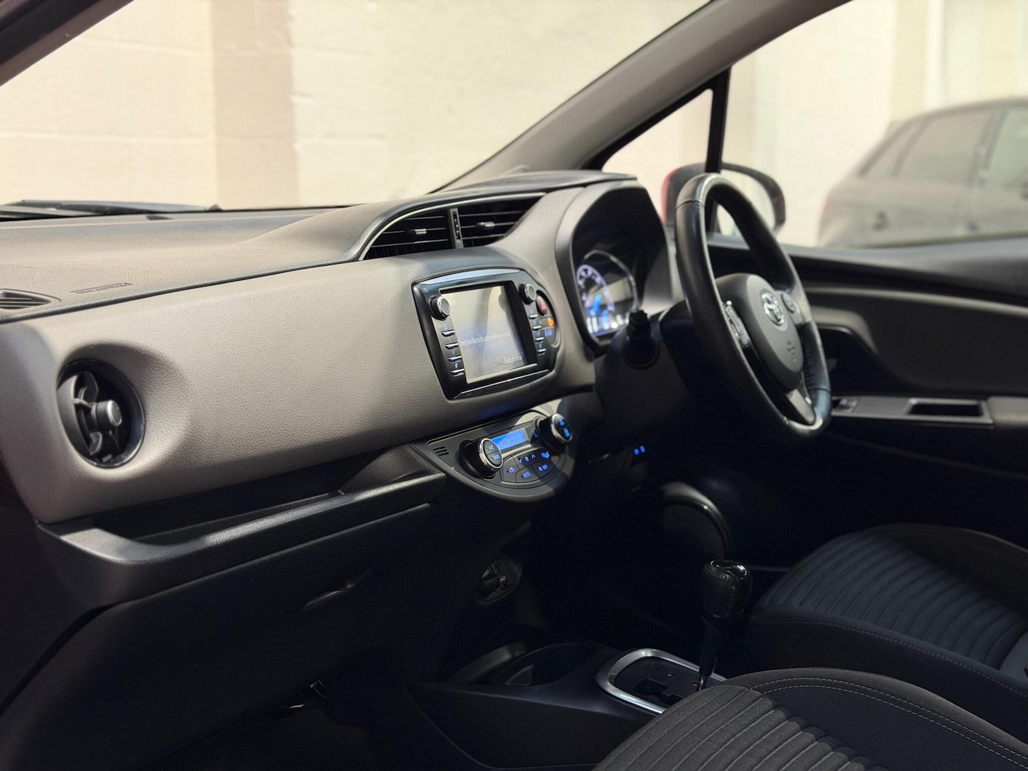 Used Toyota Yaris 2019 for sale - 76899102: Photo 16