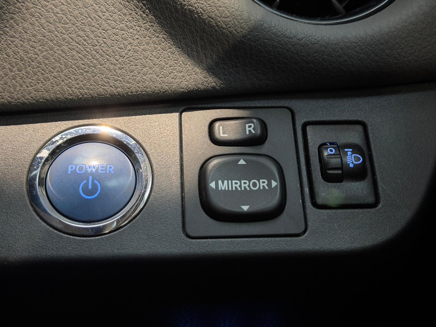 Used Toyota Yaris 2019 for sale - 76899102: Photo 23