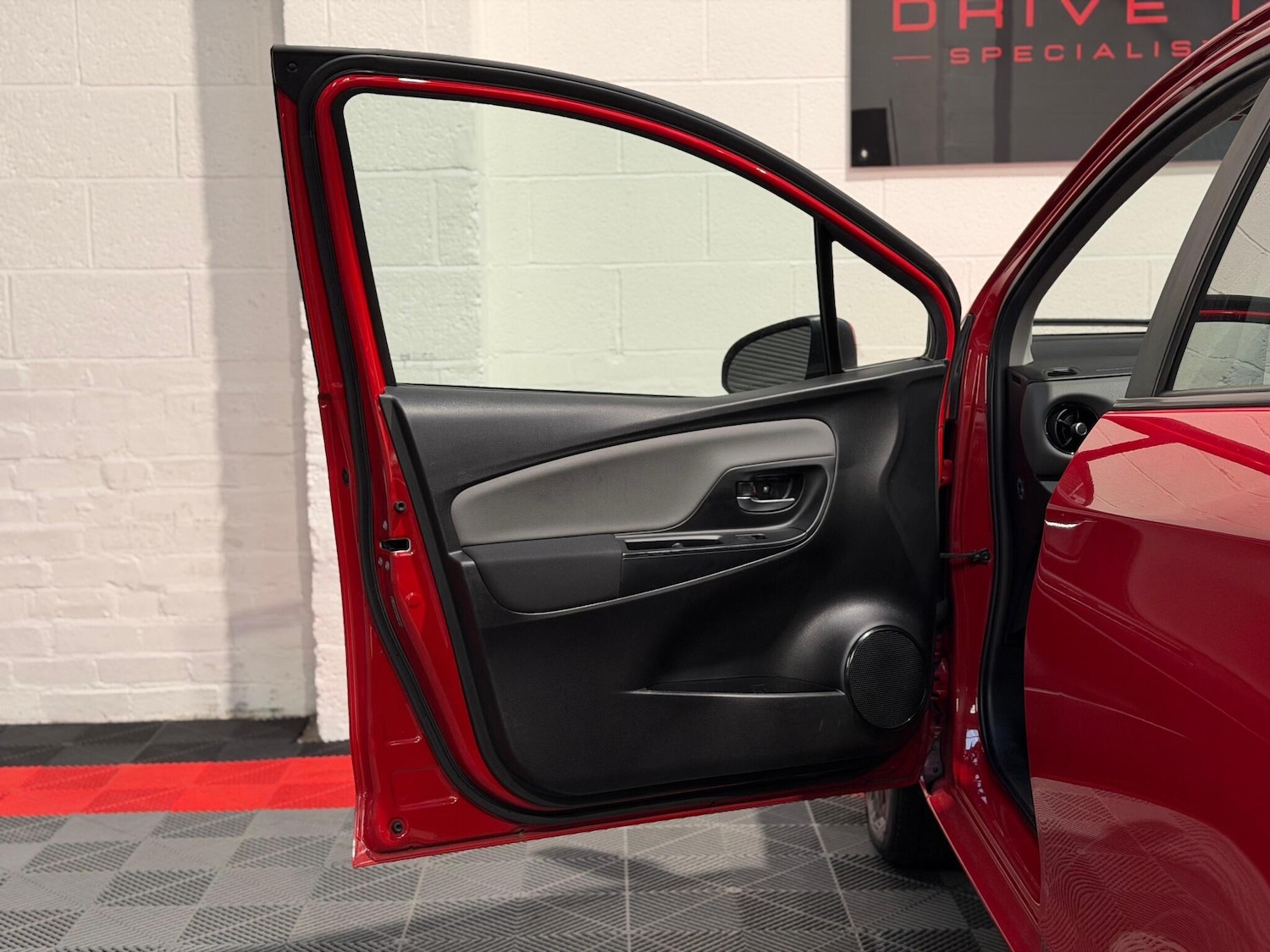 Used Toyota Yaris 2019 for sale - 76899102: Photo 24