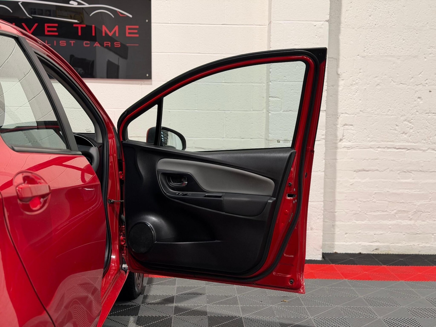 Used Toyota Yaris 2019 for sale - 76899102: Photo 26