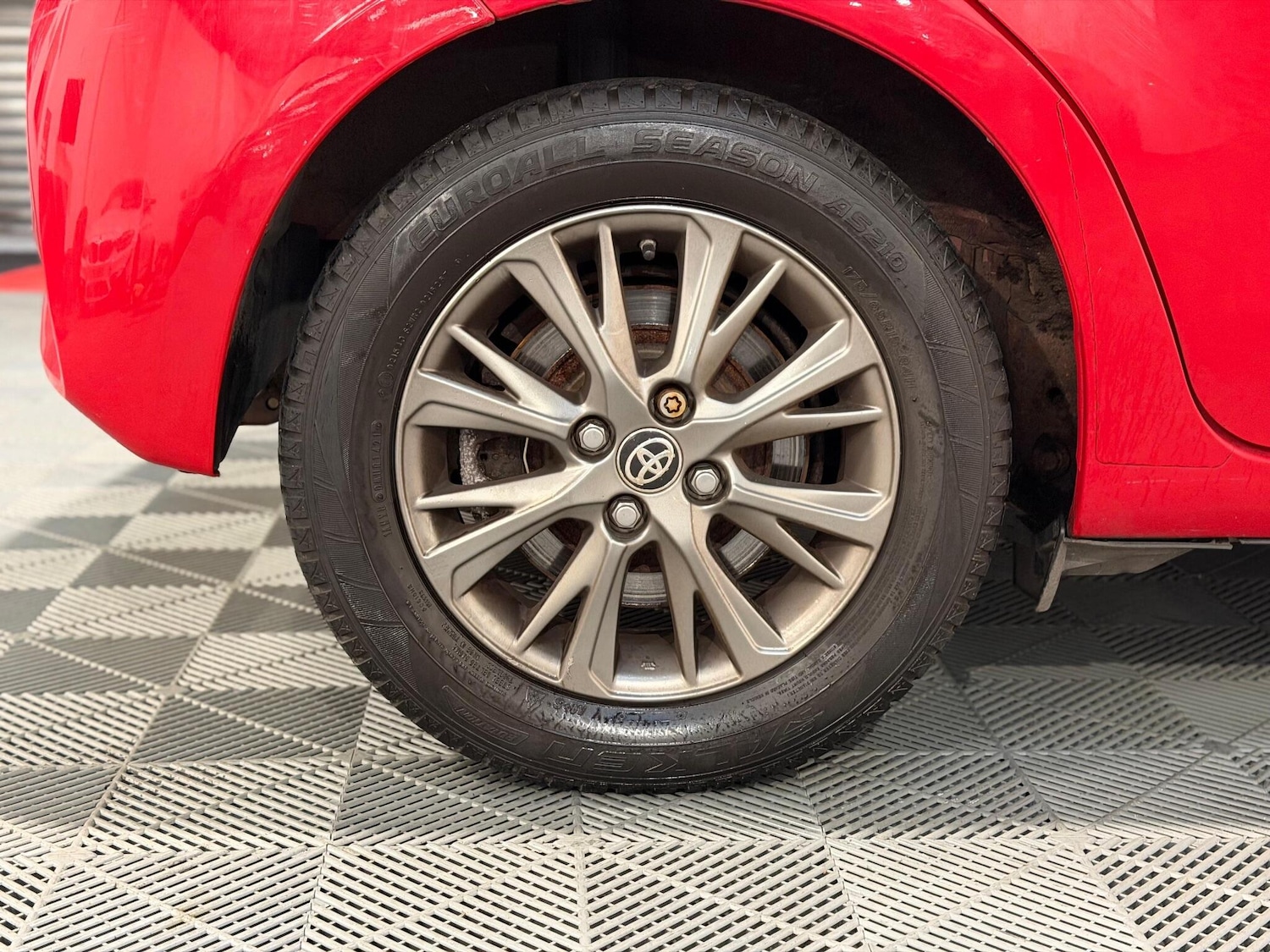 Used Toyota Yaris 2019 for sale - 76899102: Photo 31