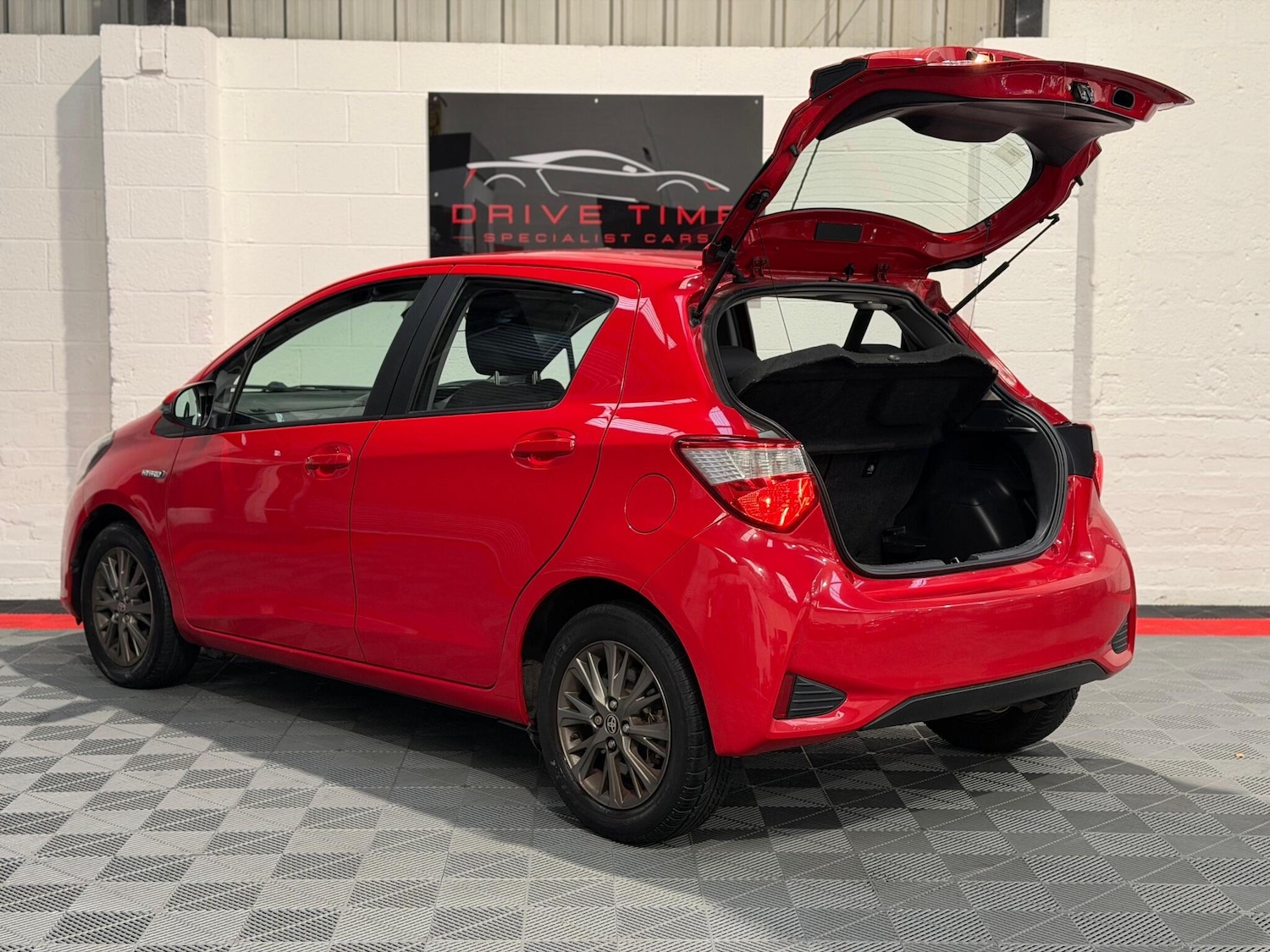 Used Toyota Yaris 2019 for sale - 76899102: Photo 4