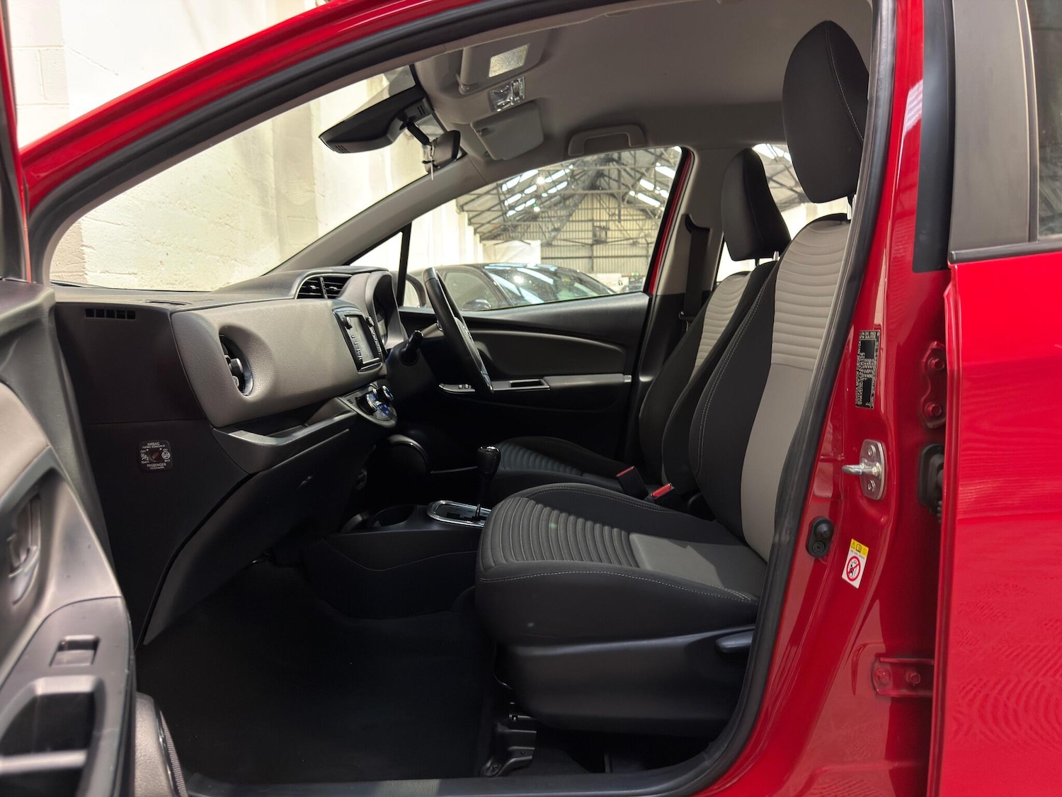 Used Toyota Yaris 2019 for sale - 76899102: Photo 41