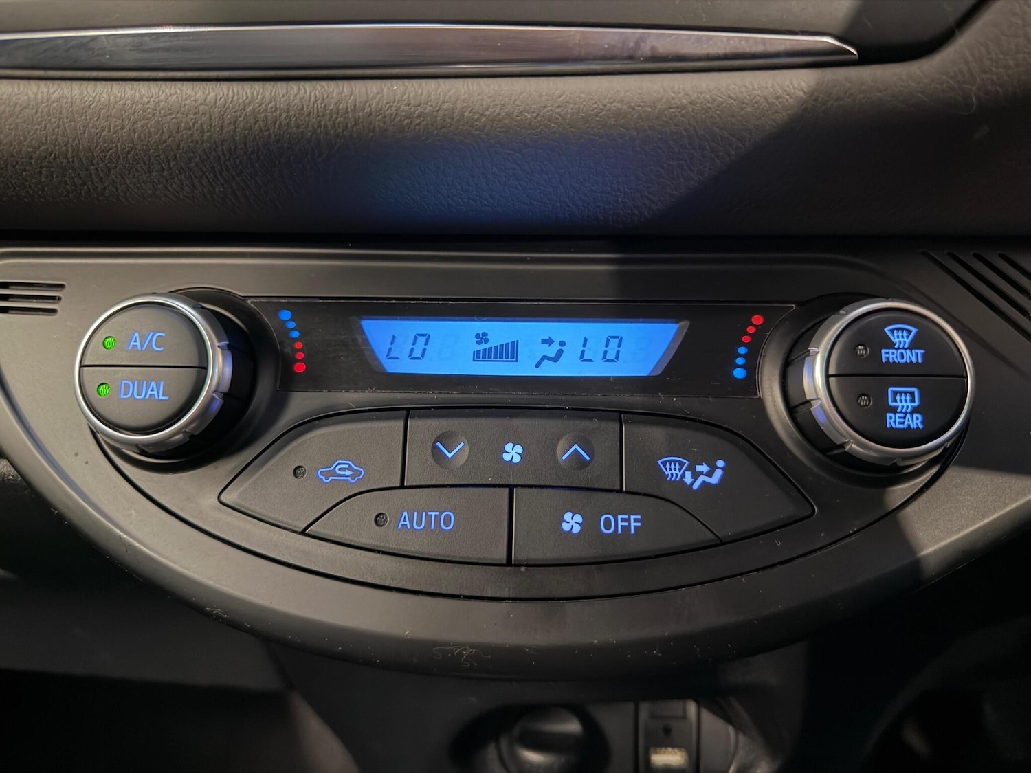 Used Toyota Yaris 2019 for sale - 76899102: Photo 53