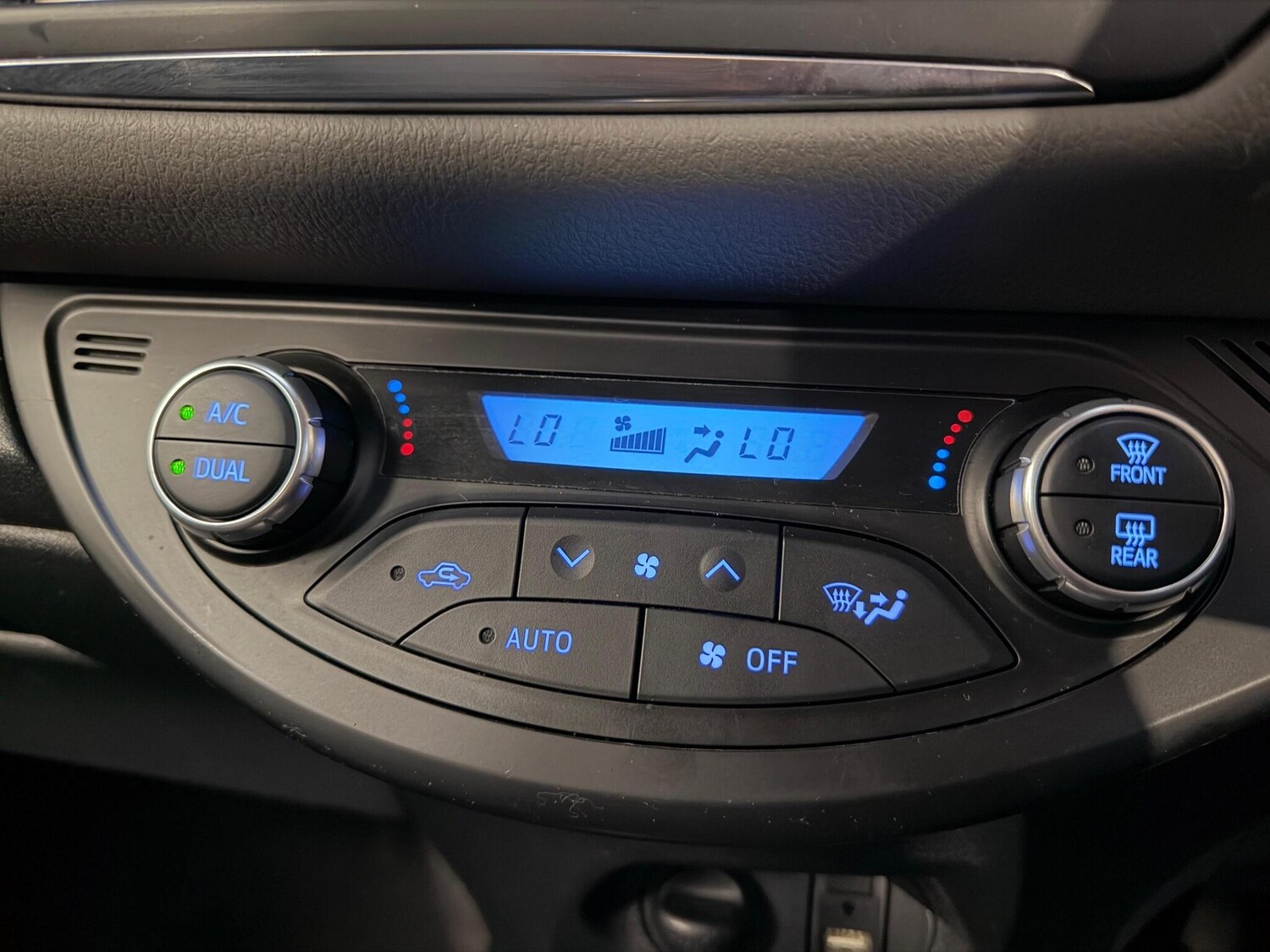 Used Toyota Yaris 2019 for sale - 76899102: Photo 54