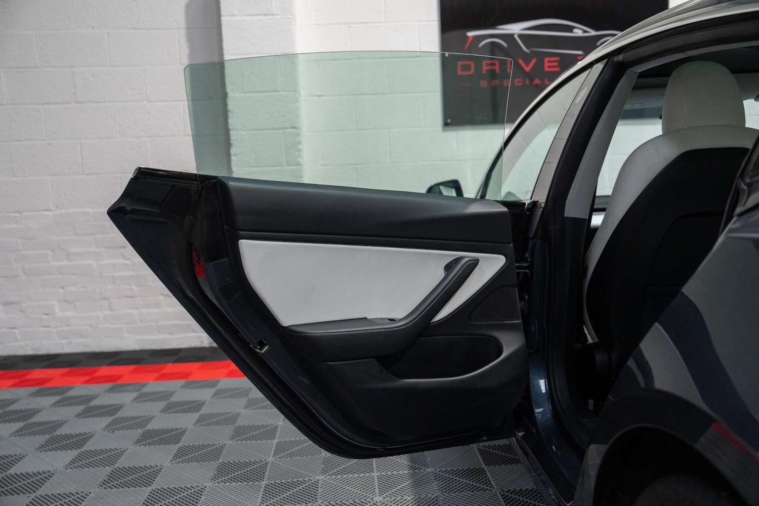 Used Tesla Model 3 2020 for sale - 76620239: Photo 19