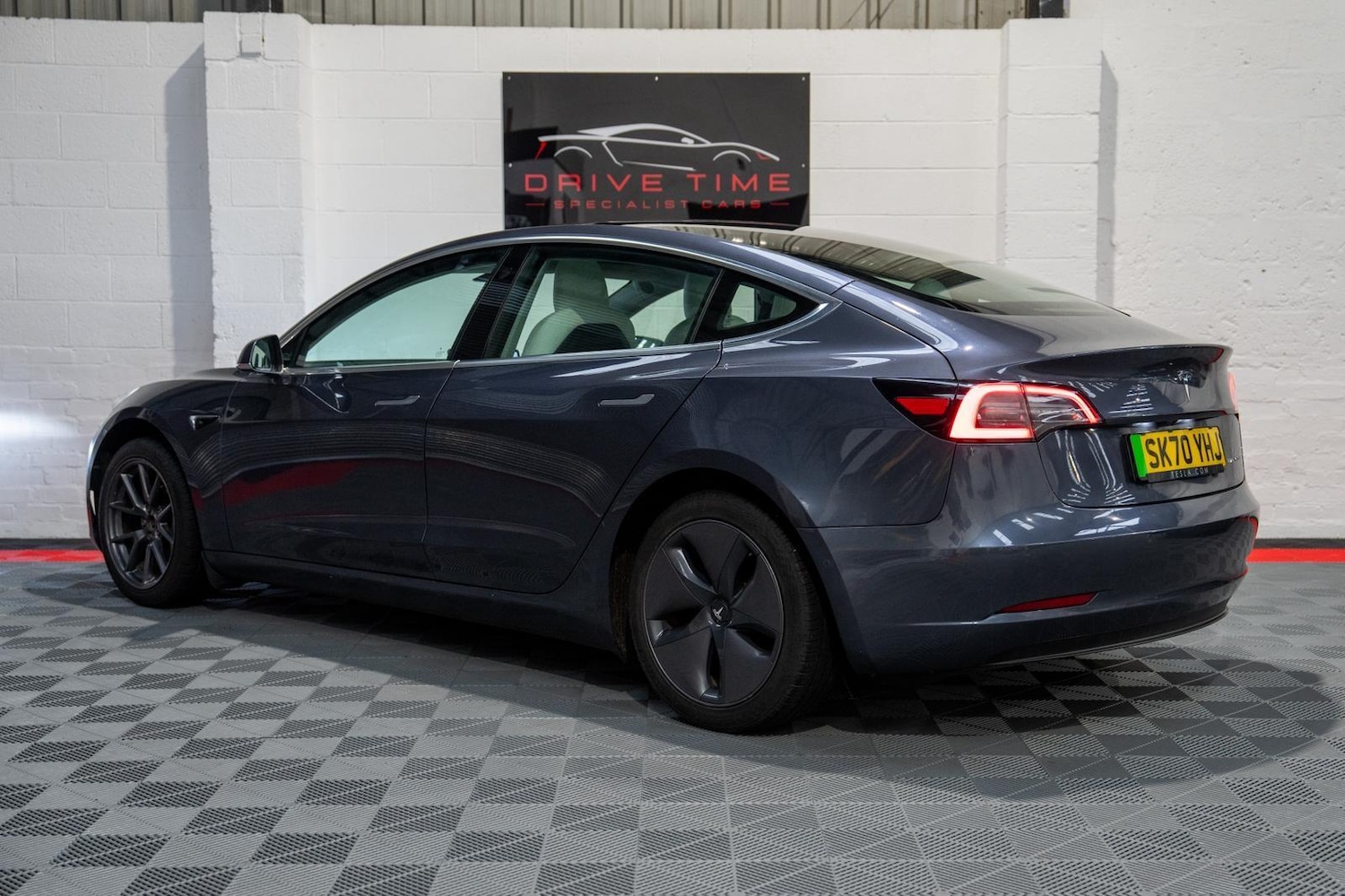 Used Tesla Model 3 2020 for sale - 76620239: Photo 4