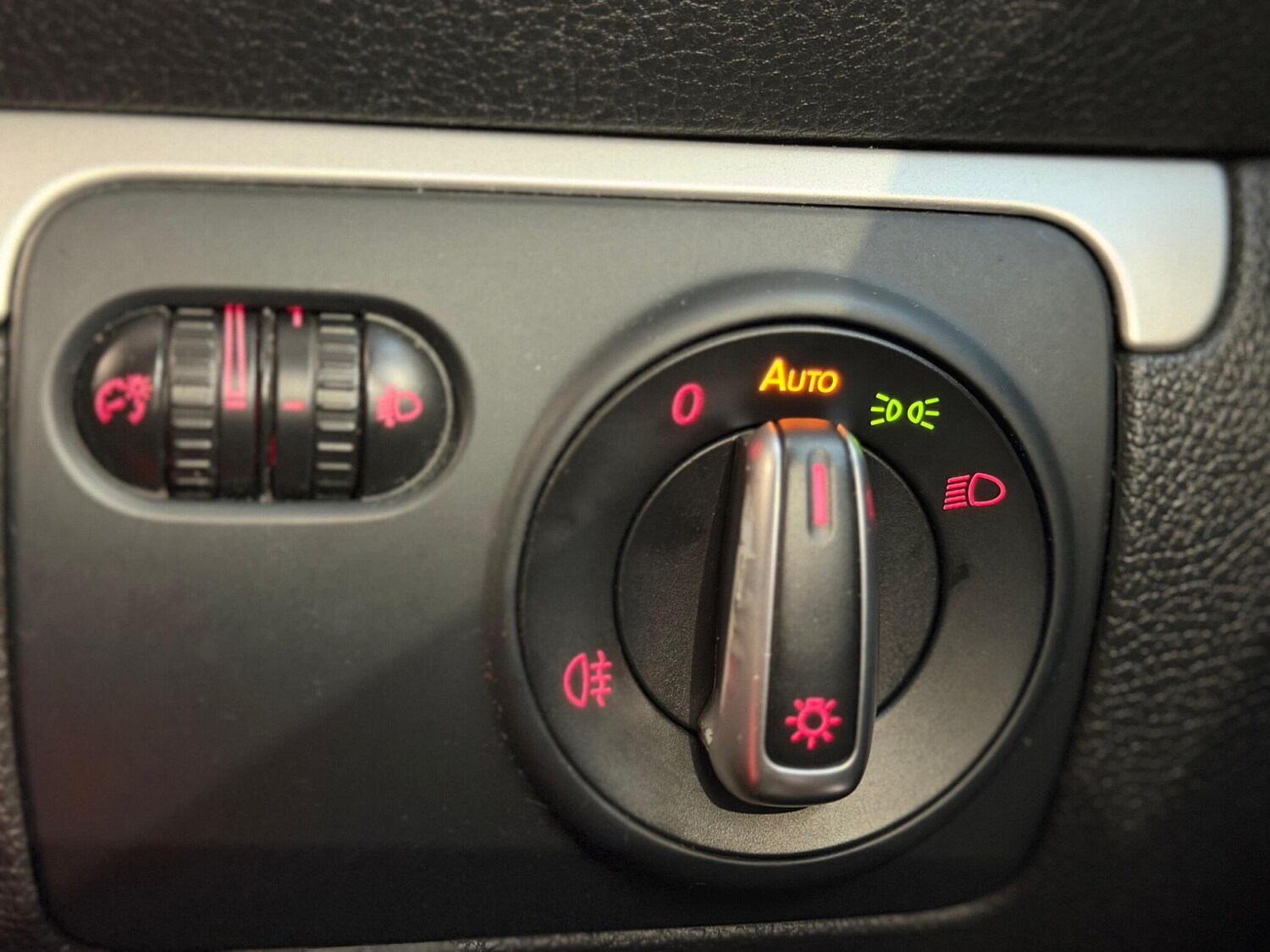 Used Volkswagen Scirocco 2009 for sale - 76753251: Photo 16