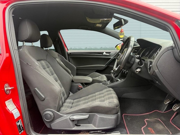 Used Volkswagen Golf 2015 for sale - 76260404: Photo 30