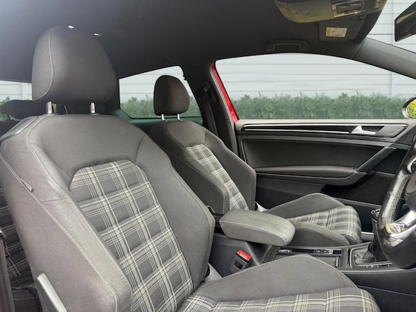 Used Volkswagen Golf 2015 for sale - 76260404: Photo 31