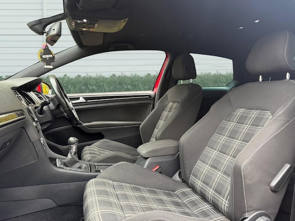 Used Volkswagen Golf 2015 for sale - 76260404: Photo 61