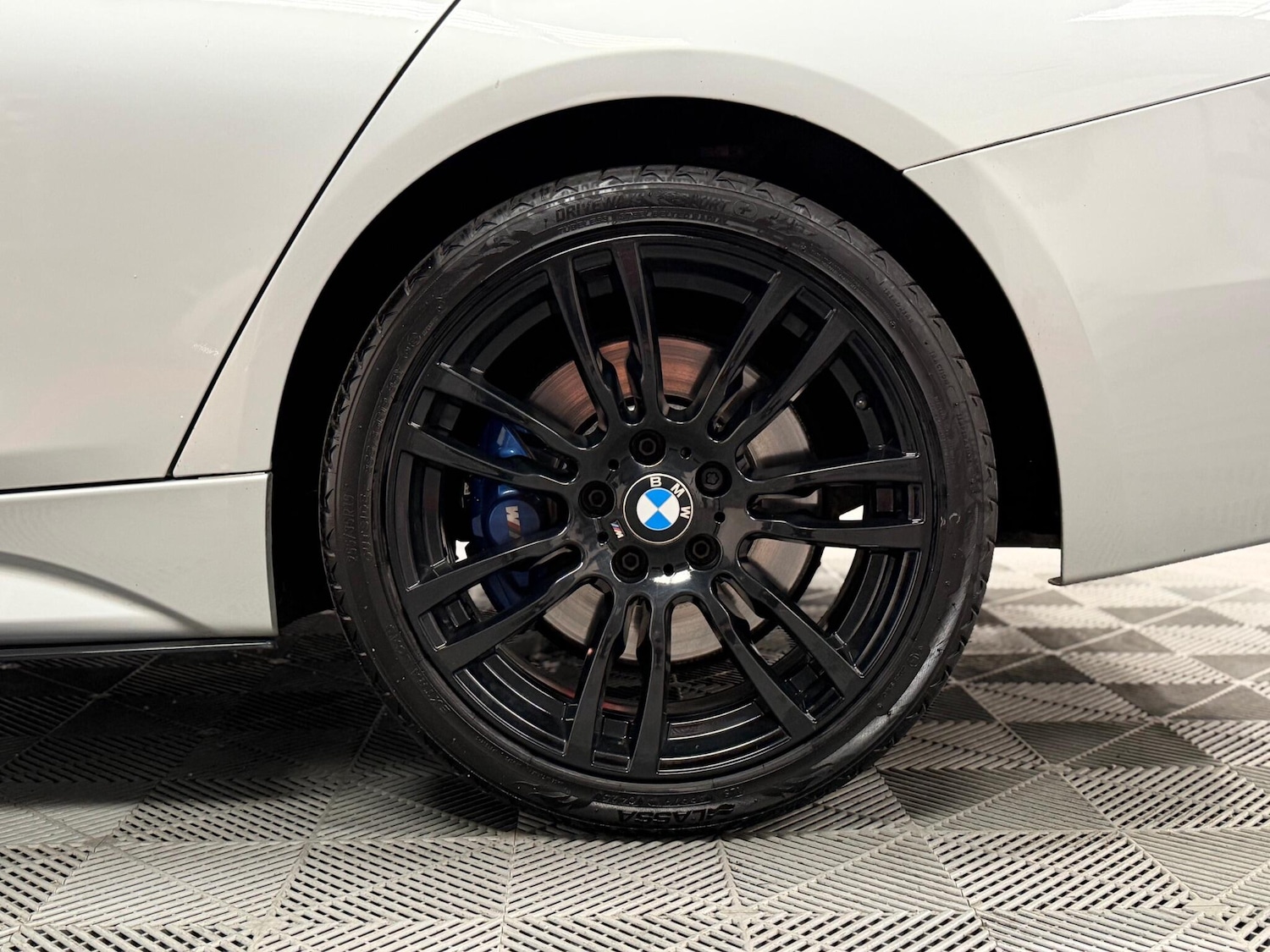 Used BMW 3 Series 2017 for sale - 78034994: Photo 32