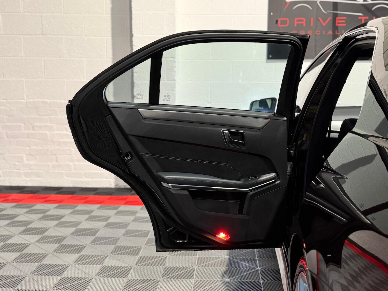 Used Mercedes-Benz E Class 2013 for sale - 77131599: Photo 21