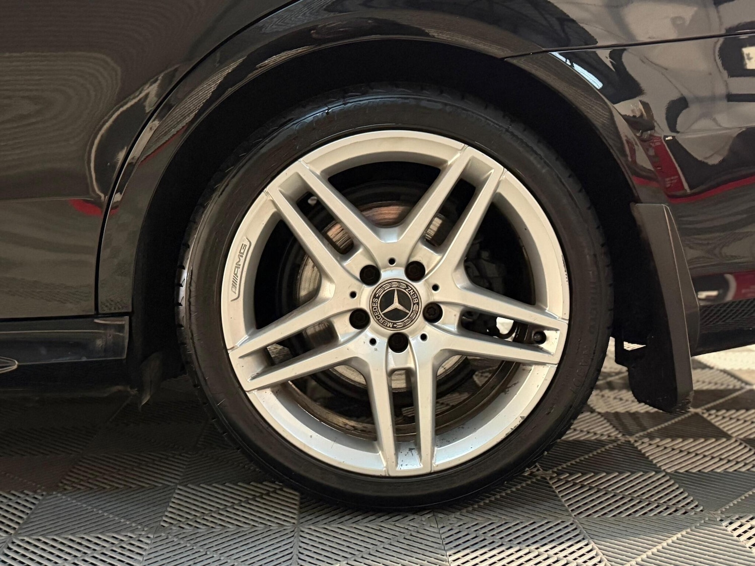 Used Mercedes-Benz E Class 2013 for sale - 77131599: Photo 23