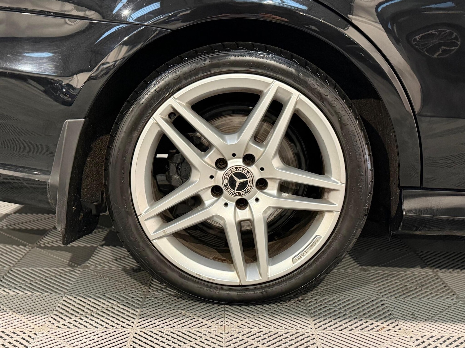 Used Mercedes-Benz E Class 2013 for sale - 77131599: Photo 24