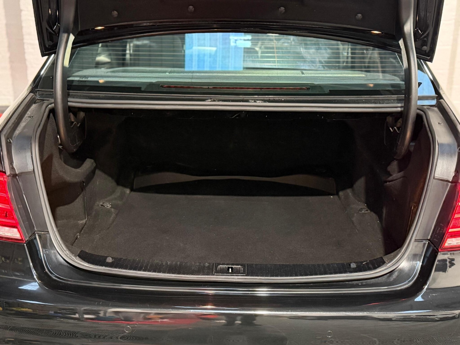 Used Mercedes-Benz E Class 2013 for sale - 77131599: Photo 32