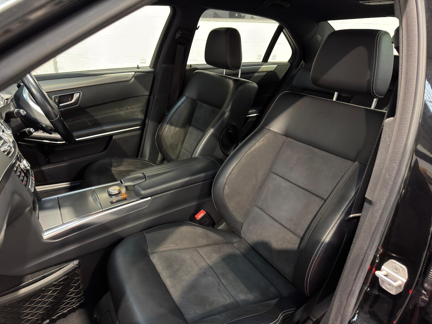 Used Mercedes-Benz E Class 2013 for sale - 77131599: Photo 35