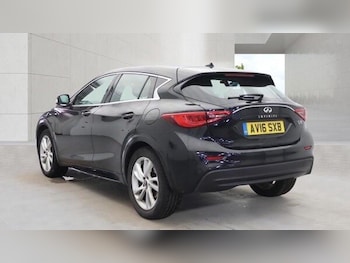 Used Infiniti Q30 2016 for sale - 79452765: Photo