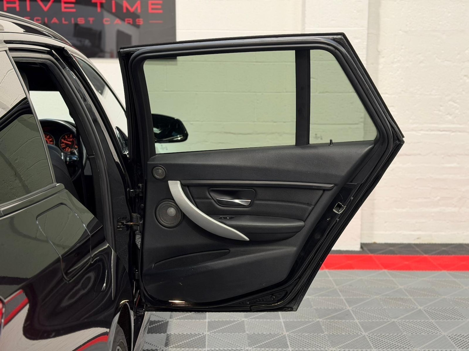 Used BMW 3 Series 2014 for sale - 76645189: Photo 28