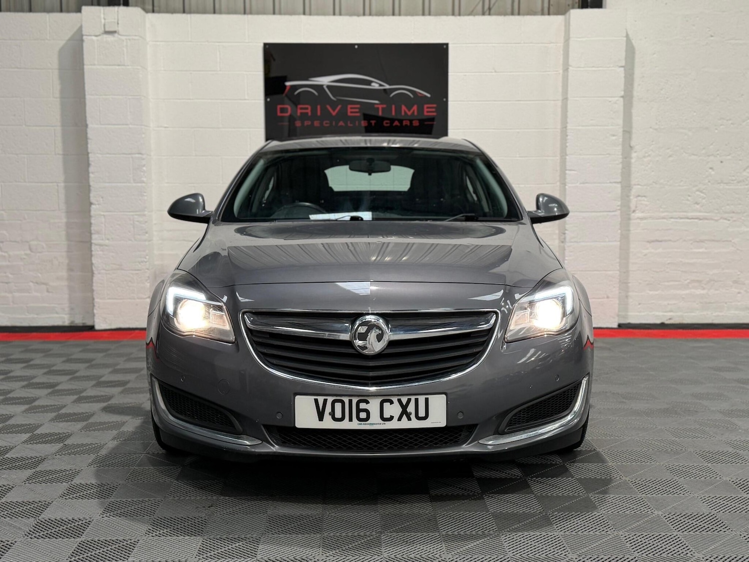 Used Vauxhall Insignia 2016 for sale - 77203604: Photo 2