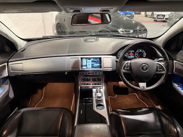 Used Jaguar XF 2014 for sale - 76283102: Photo 13