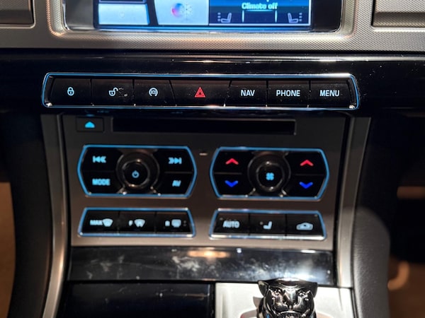 Used Jaguar XF 2014 for sale - 76283102: Photo 24
