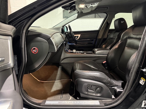 Used Jaguar XF 2014 for sale - 76283102: Photo 38