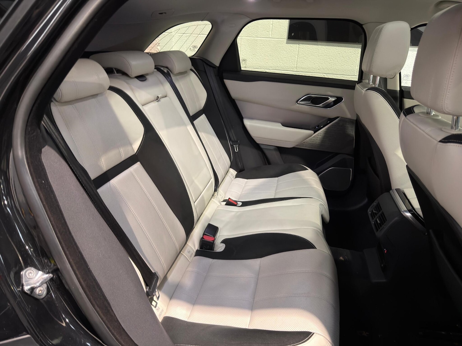 Used Land Rover Range Rover Velar 2018 for sale - 76572702: Photo 17