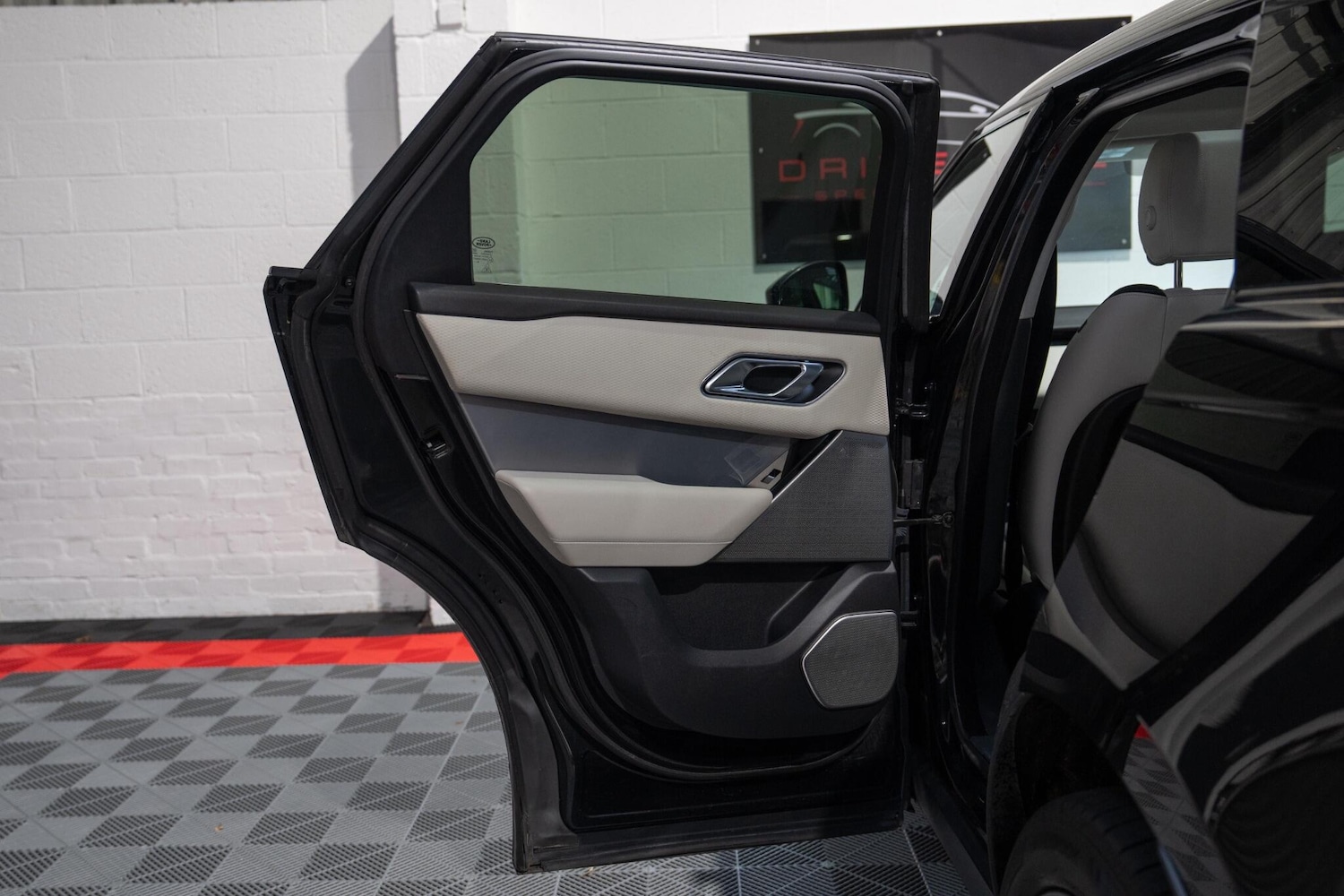 Used Land Rover Range Rover Velar 2018 for sale - 76572702: Photo 20